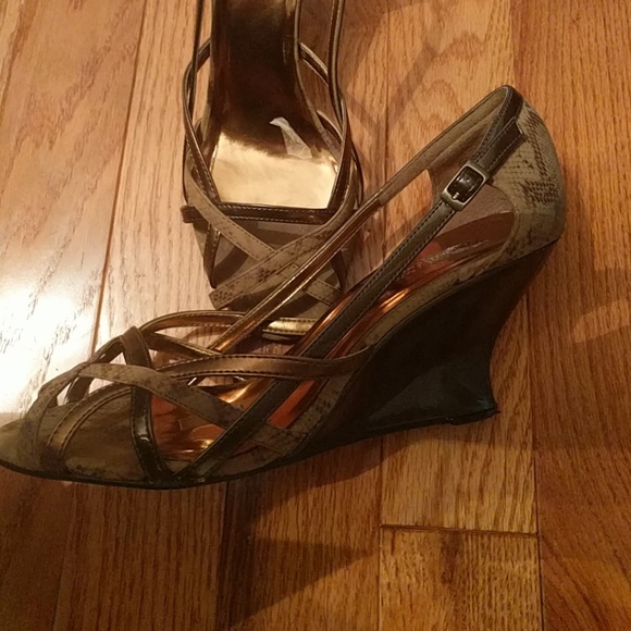 Wedge Sandal - Picture 3 of 7